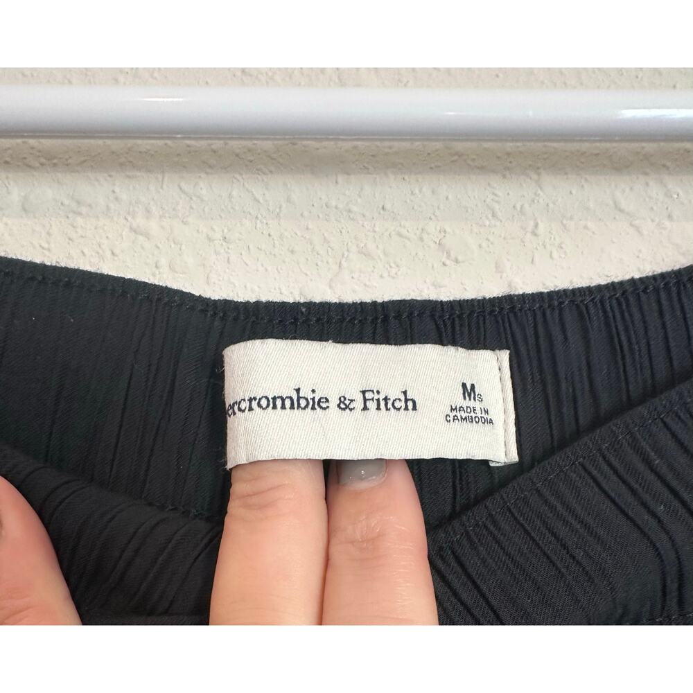 Abercrombie and Fitch Wide Leg Black Pants Size Medium Short - Picture 5 of 8